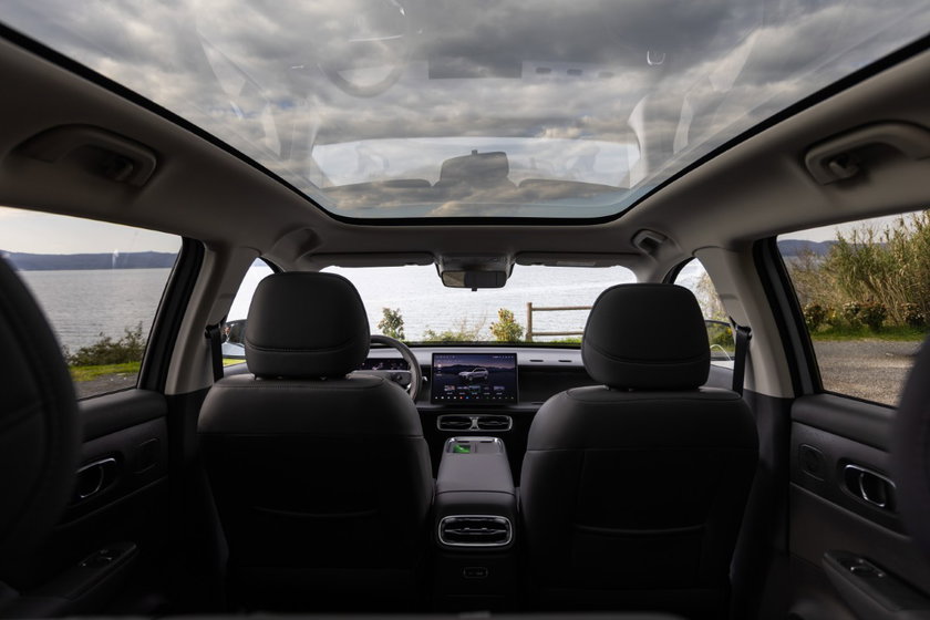 B10HybridEVGalaxySilverinteriors (Nouvelle taille 1)