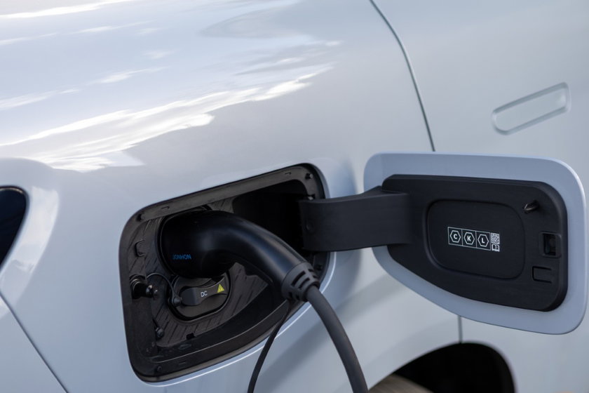 B10HybridEVGalaxySilverdetails (Nouvelle taille 1)