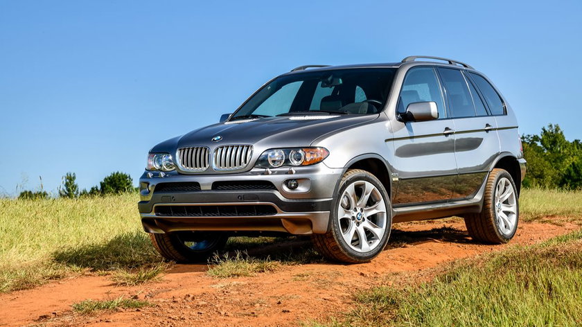 P90325090_highRes_bmw-x5-4-8is-09-2018