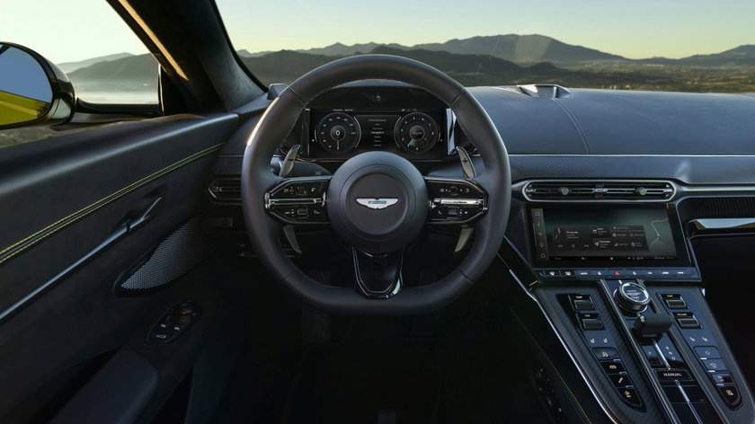 Aston_Martin_Vantage_12