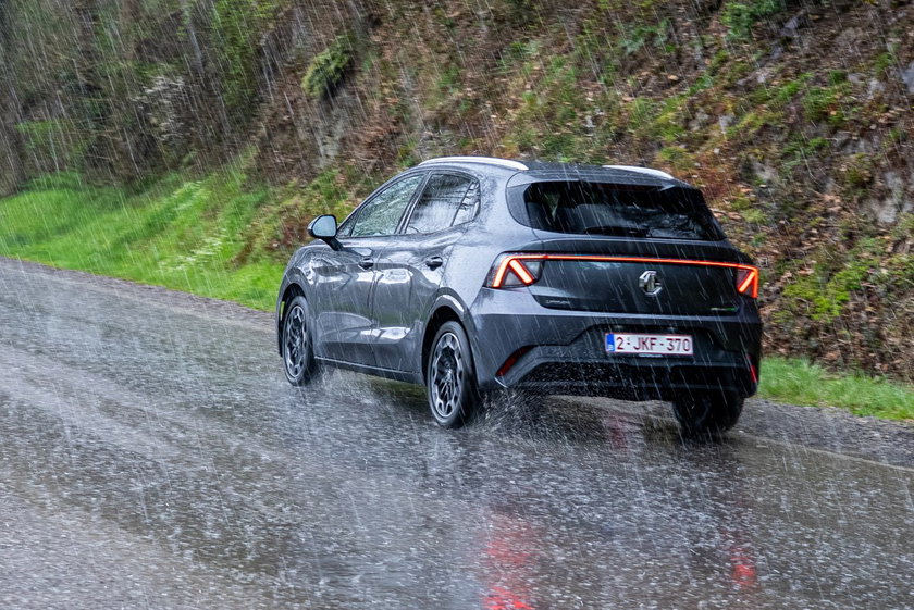 MG4 EV Urban 0076 (Moyenne)