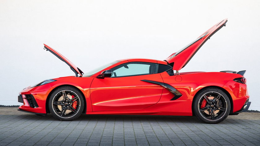 chevrolet_corvette_stingray_2021_eu_test_drive_4