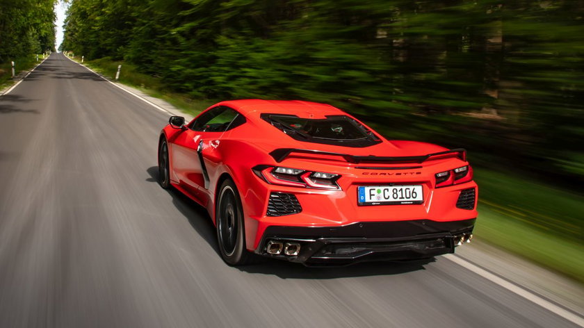 chevrolet_corvette_stingray_2021_eu_test_drive_7