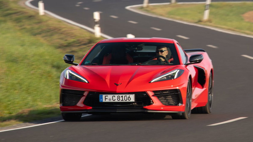 chevrolet_corvette_stingray_2021_eu_test_drive_8