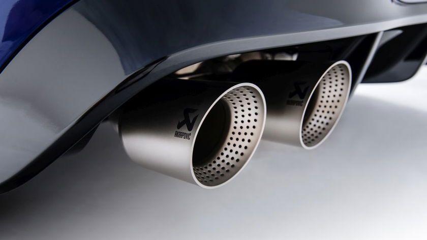 VW-Golf-R-2021-test-drive-akrapovic