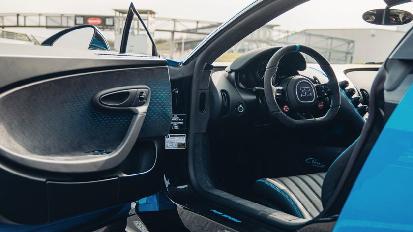 bugatti_chiron_pur_sport_2021_test_essai_gocar_interior_3