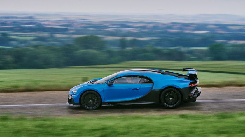 bugatti_chiron_pur_sport_2021_test_essai_gocar_side-2