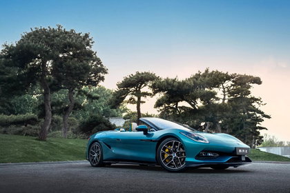 Denza Z : le cabrio chinois séduisant et surpuissant