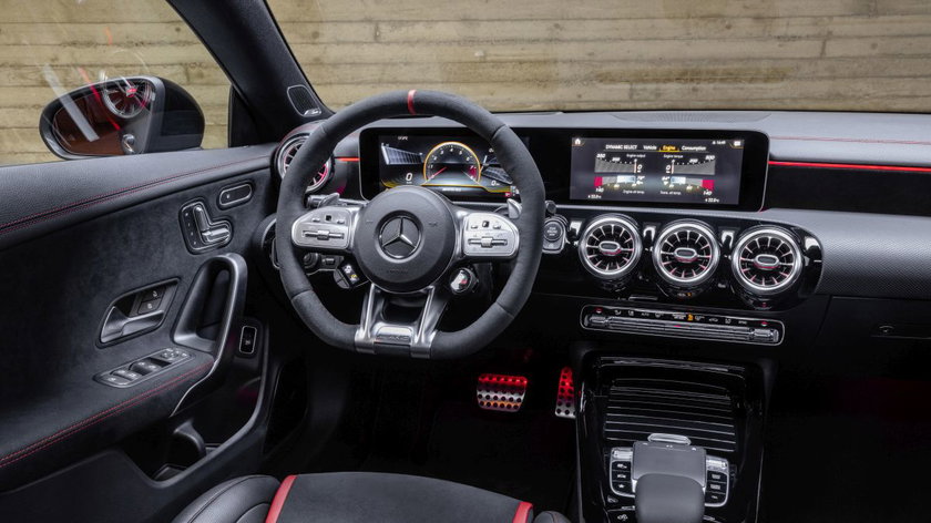 mercedes-amg_cla_45_s_4matic_shooting_brake_2022_test_drive_interior