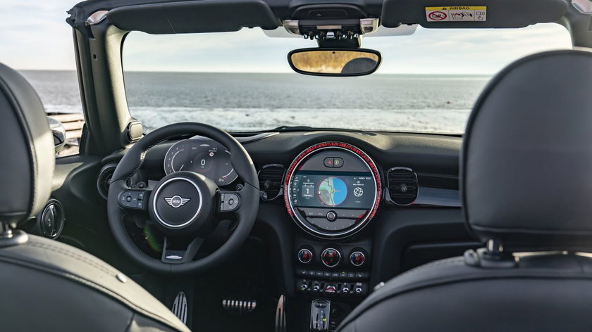 Mini_John_Cooper_Works_Cabrio_2021_test_drive_interior