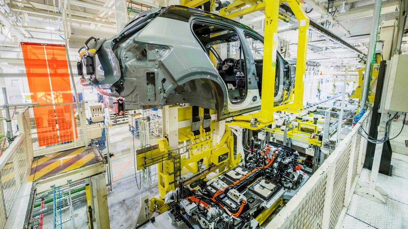 271933_Volvo_XC40_Recharge_P8_production_in_Ghent_Belgium