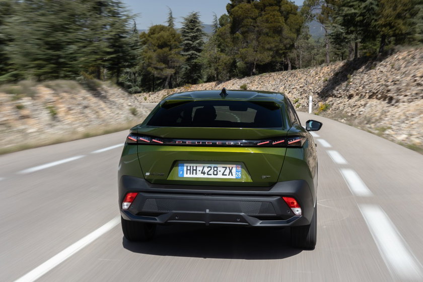 Peugeot 408 lifting 2026 (7) (Nouvelle taille 2) (Moyenne)