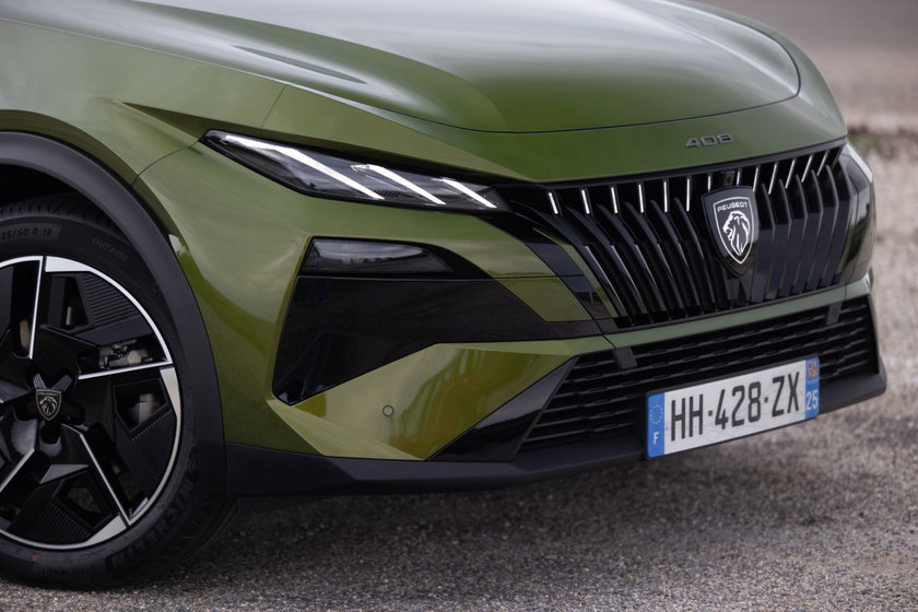Peugeot 408 lifting 2026 face avant (Nouvelle taille 2) (Moyenne)