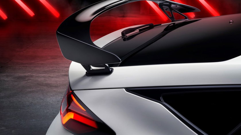 407791_HONDA_UNVEILS_ALL-NEW_CIVIC_TYPE_R