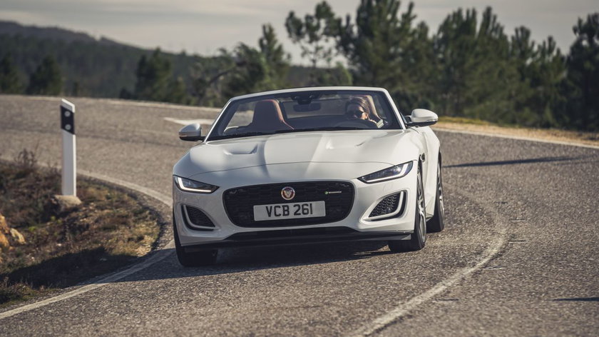 jaguar_f-type_p450_r-dynamic_convertible_32