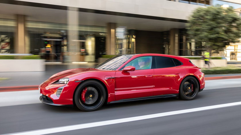 TEST Porsche Taycan GTS Sport Turismo: een echte Porsche?