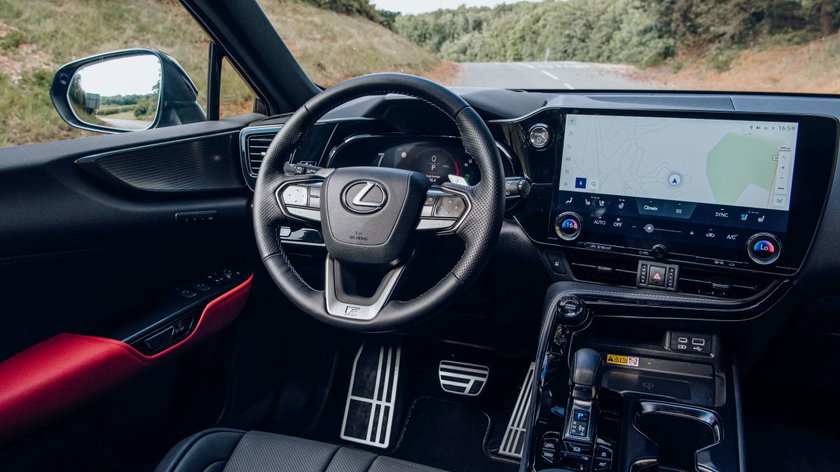 lexus_nx_450h_f_sport_2021_EU_test_drive_interior