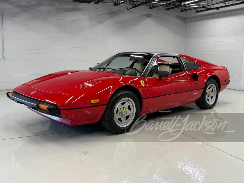 Plus de 300.000 euros pour une Ferrari de Magnum