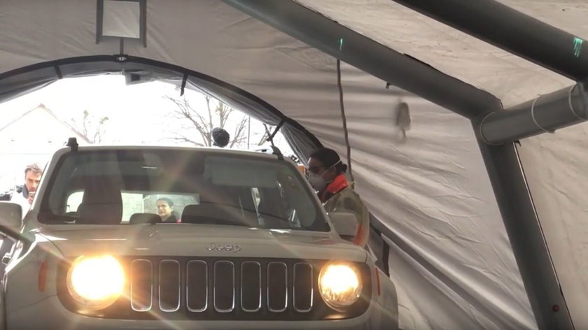 “Corona drive-in”: In België, Duitsland, de VS…