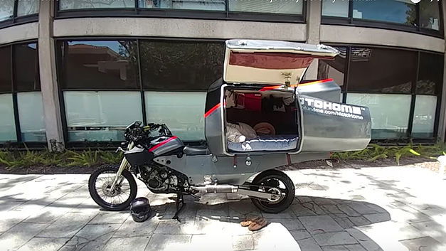 Moto-home, de mobilhome voor motorfietsen (+VIDEO)