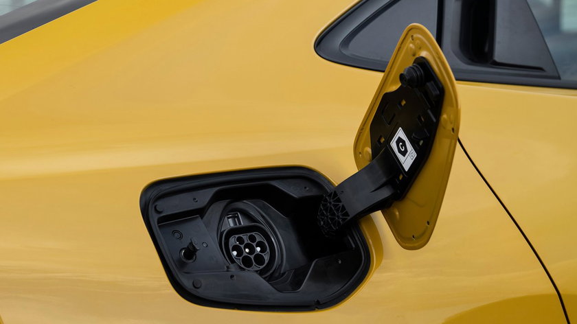 Toyota-Prius_Plug-in_Hybrid_EU-Version-2023-1280-86a35a9220c7051a4af057526563acd539