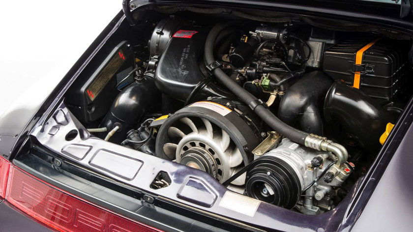 porsche_911_carrera_4_coupe_turbolook_30_jahre_911_9