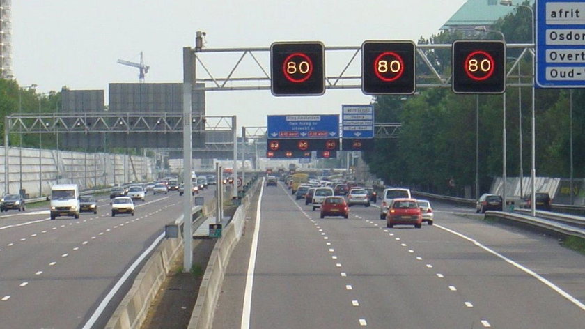 Sept conducteurs sur dix ne respectent pas les limites de vitesse affichées en dynamique