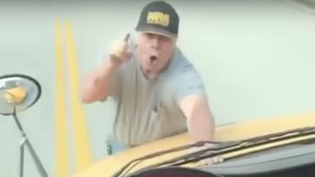 Agressie OP de schoolbus (+VIDEO)