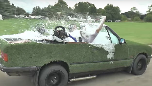 Rijden met een BMW-jacuzzi (+VIDEO)