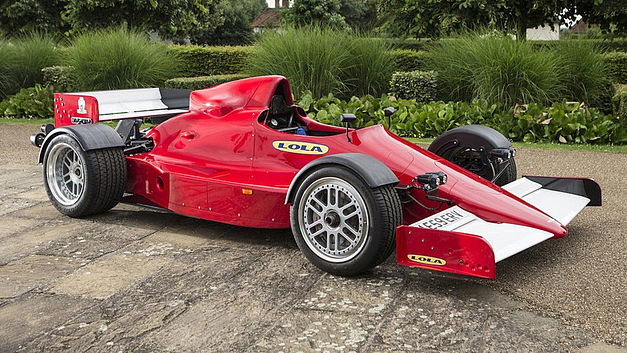 Te koop: een Formule 1 waarmee je de baan op mag