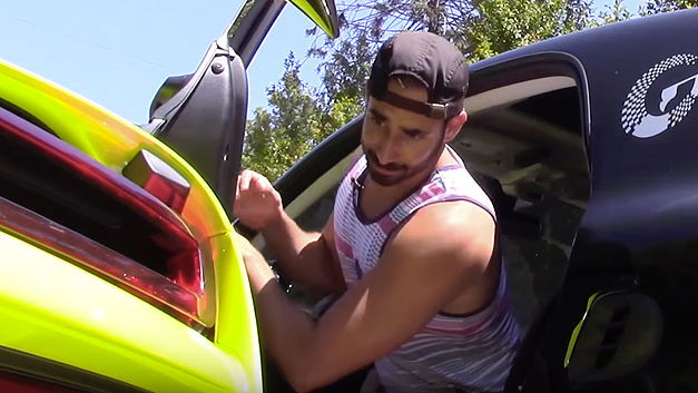 Een luxewagen bezitten een pretje? Niet altijd!