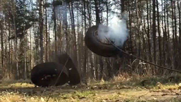 Bij welke druk begeeft een voorband het? (+VIDEO)