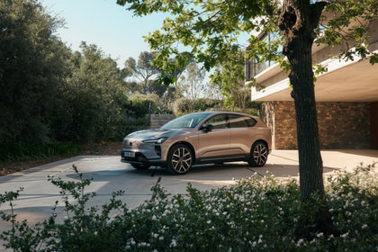 ESSAI – Volvo EX60 (2026) : le SUV scandinave qui veut croquer le BMW iX3