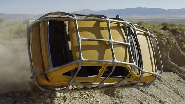 Une cage de protection tenue… par une bande adhésive!