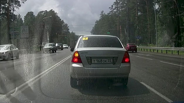 Quand un simple virage à gauche mène tout droit au désastre… (+VIDEO)