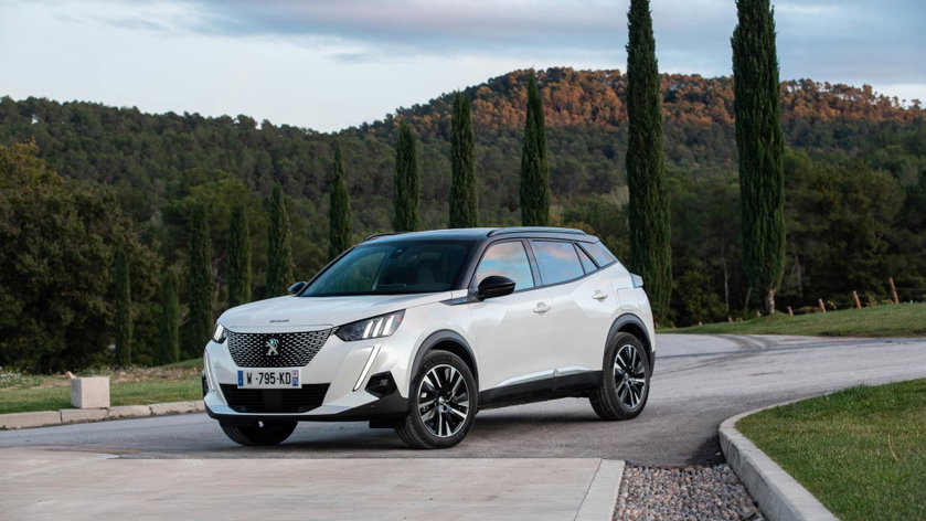 Peugeot e-2008.