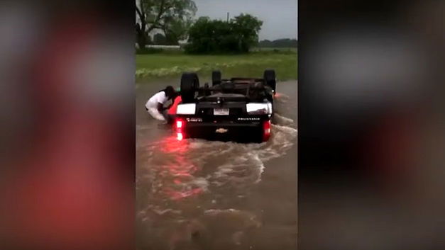 Sauvetage in extremis d'un nourrisson et d'un enfant en bas âge (+VIDEO)