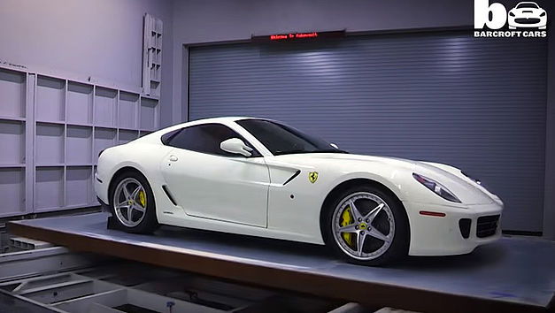 Ce « garage » high-tech pour voitures de luxe va vous couper le souffle !