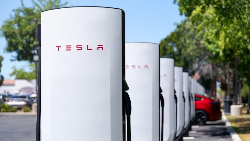 Zuinigset-EV-ter-wereld-Tesla-Supercharger