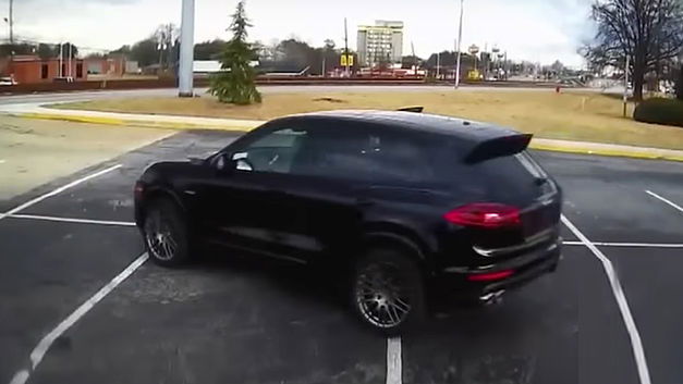 Ils volent deux Porsche et s'en vantent sur les réseaux sociaux (+VIDEO)