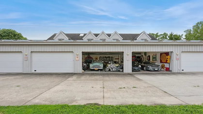 Huis te koop met 41 verzamelauto’s in de garage