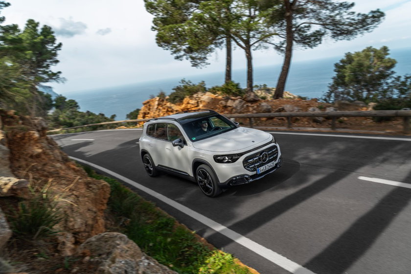Mercedes GLB 2026 (9) (Nouvelle taille 4) (Moyenne)