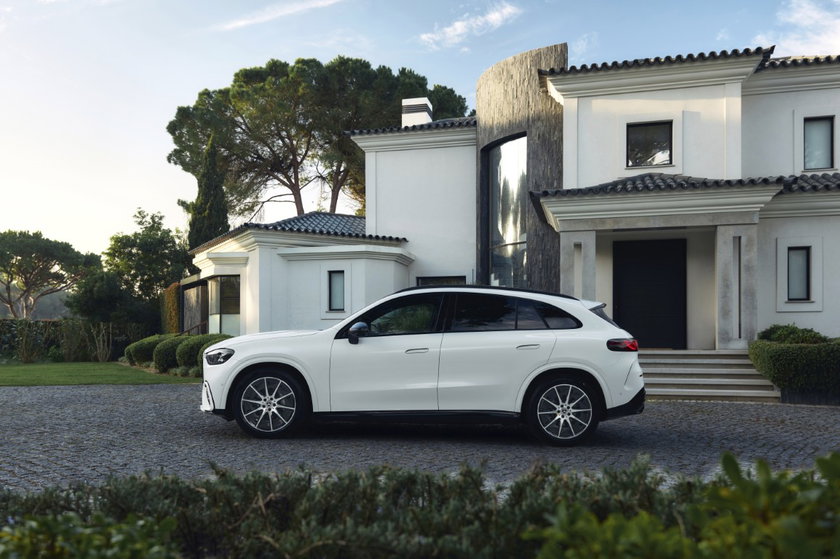 Mercedes GLC EQ 2026 (2) (Moyenne)