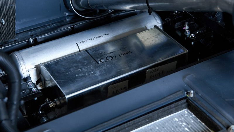 CO₂-capture-device-installed-on-the-demonstration-vehicle-800x507