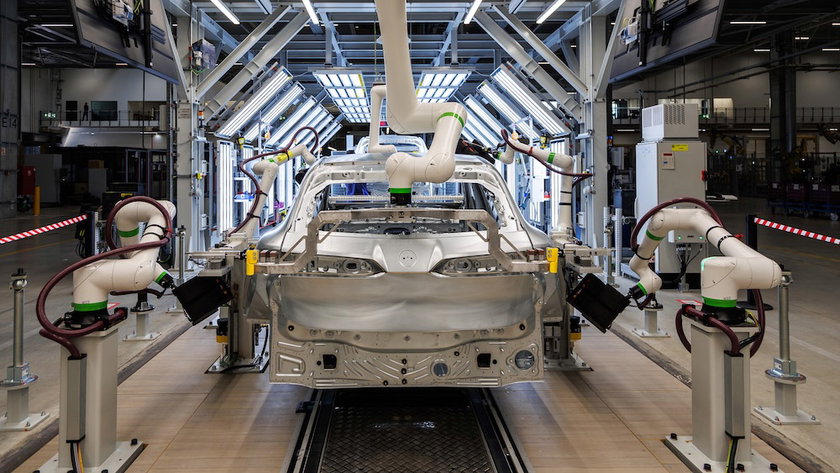 P90617940_highRes_bmw-group-plant-debr