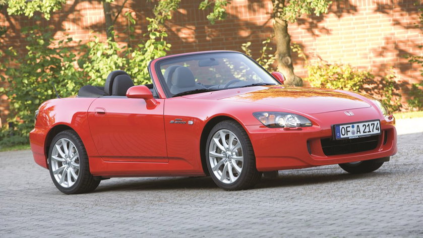8131_S2000_2_Door
