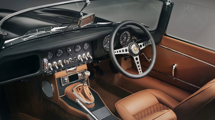 1312_HPin_SC_JagEtype_01_MainDash_v4a_Black-scaled