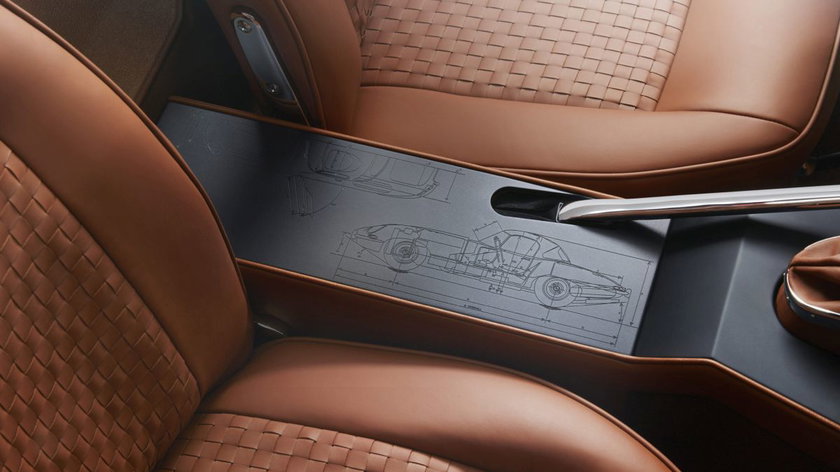 1312_HPin_SC_JagEtype_02_CentreConsole_v2b-scaled