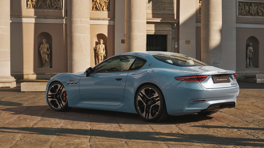 MASERATI GRANTURISMO FOLGORE 2026 (Nouvelle taille 1)
