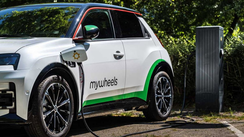 In deze Nederlandse stad leveren elektrische auto's stroom aan het overbelaste net